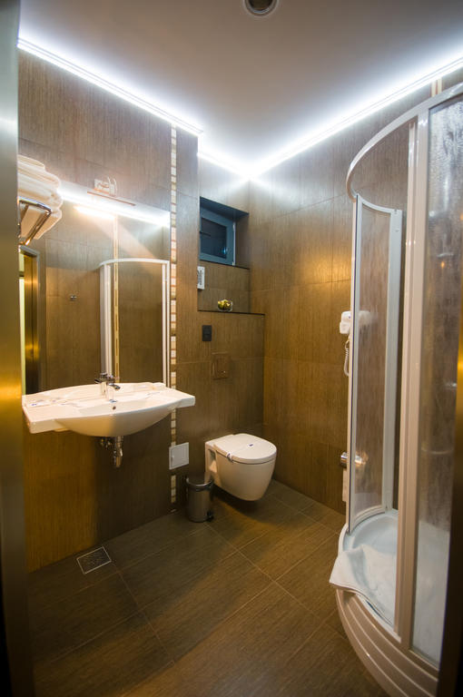 Hotel Aqua Târgu Jiu Стая снимка