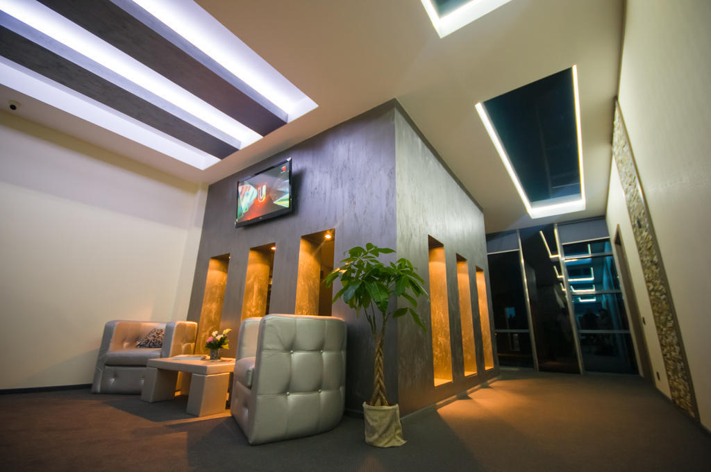 Hotel Aqua Târgu Jiu Екстериор снимка