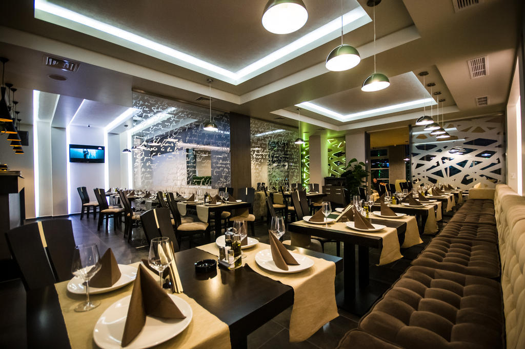 Hotel Aqua Târgu Jiu Екстериор снимка